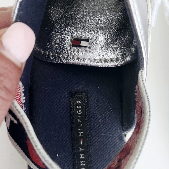 Tommy Hilfiger Size US 6.5 Silver and White Back Sling Sneakers - Picture 2 of 8